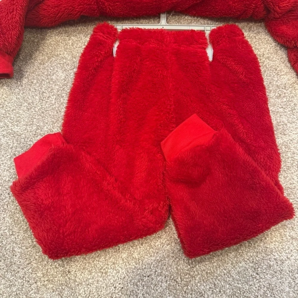NWT Kyle & Deena soft plush Santa two piece outfit with hat size 24 months